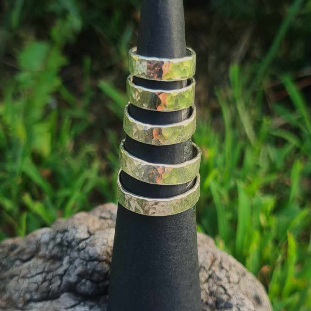 Nettis-Medium-hammer-texure-silver-ring