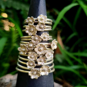 Nettis flower silver ring