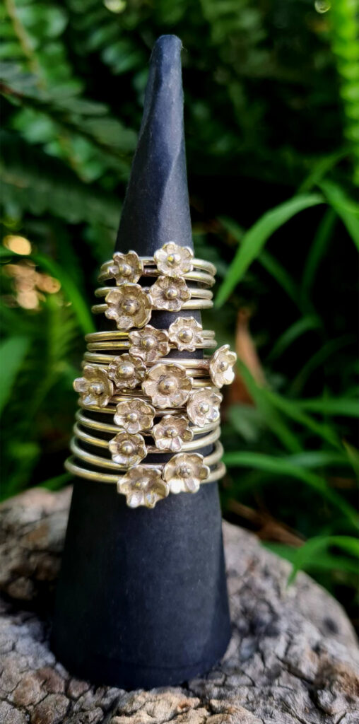 Nettis flower silver ring