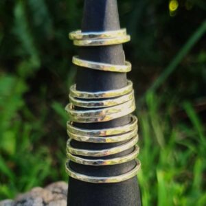 Nettis Skinny hammer texture silver ring