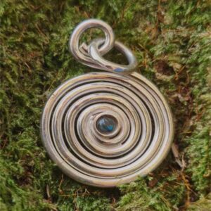 Nettis-spiral-pendant
